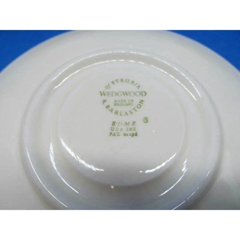 Wedgwood Of Etruria And Barlaston Demitasse Ribbed Set Of 3 Cups And 4 Saucers